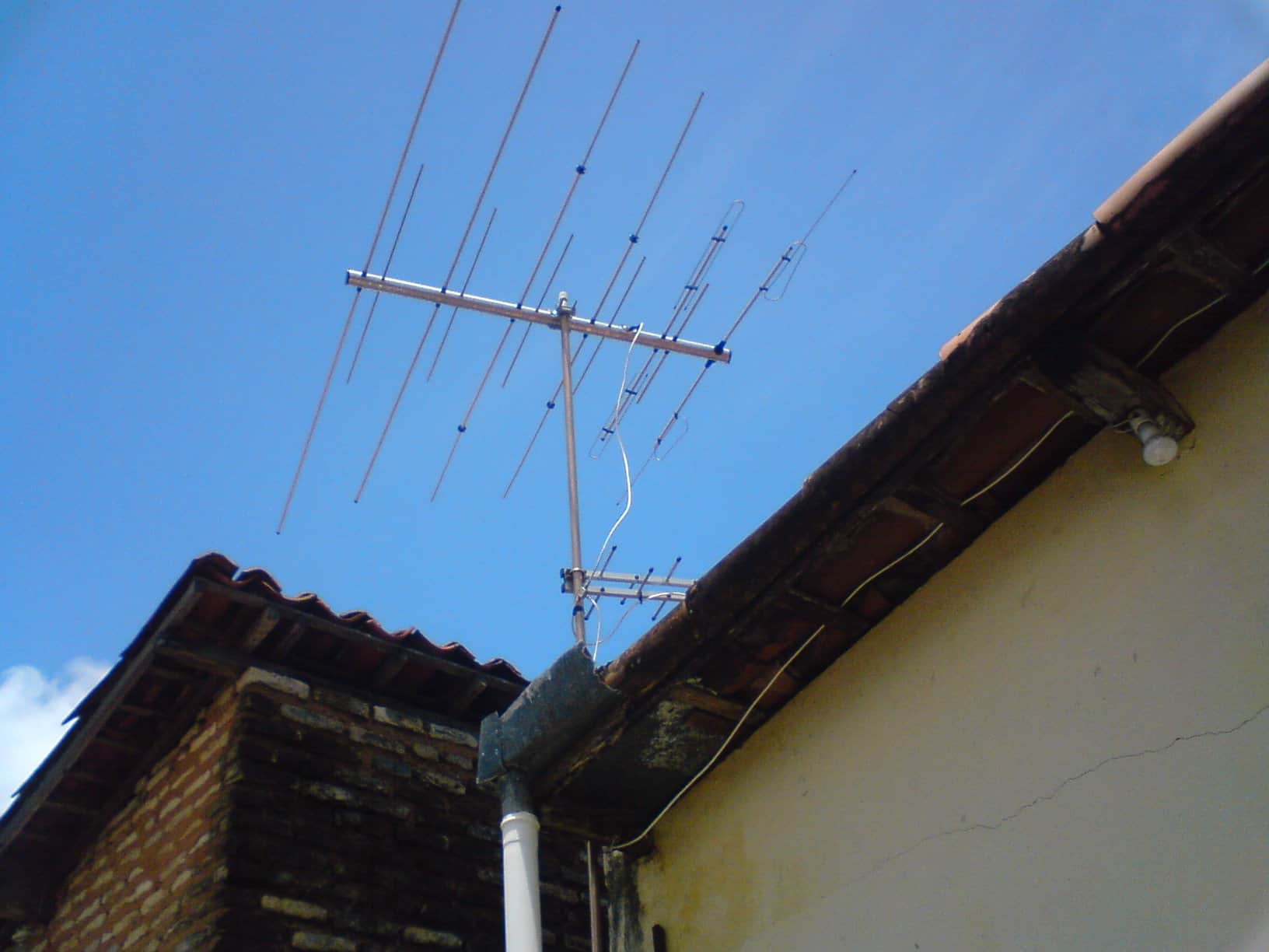 Por apagón aumentan antenas “pirata” - IDET