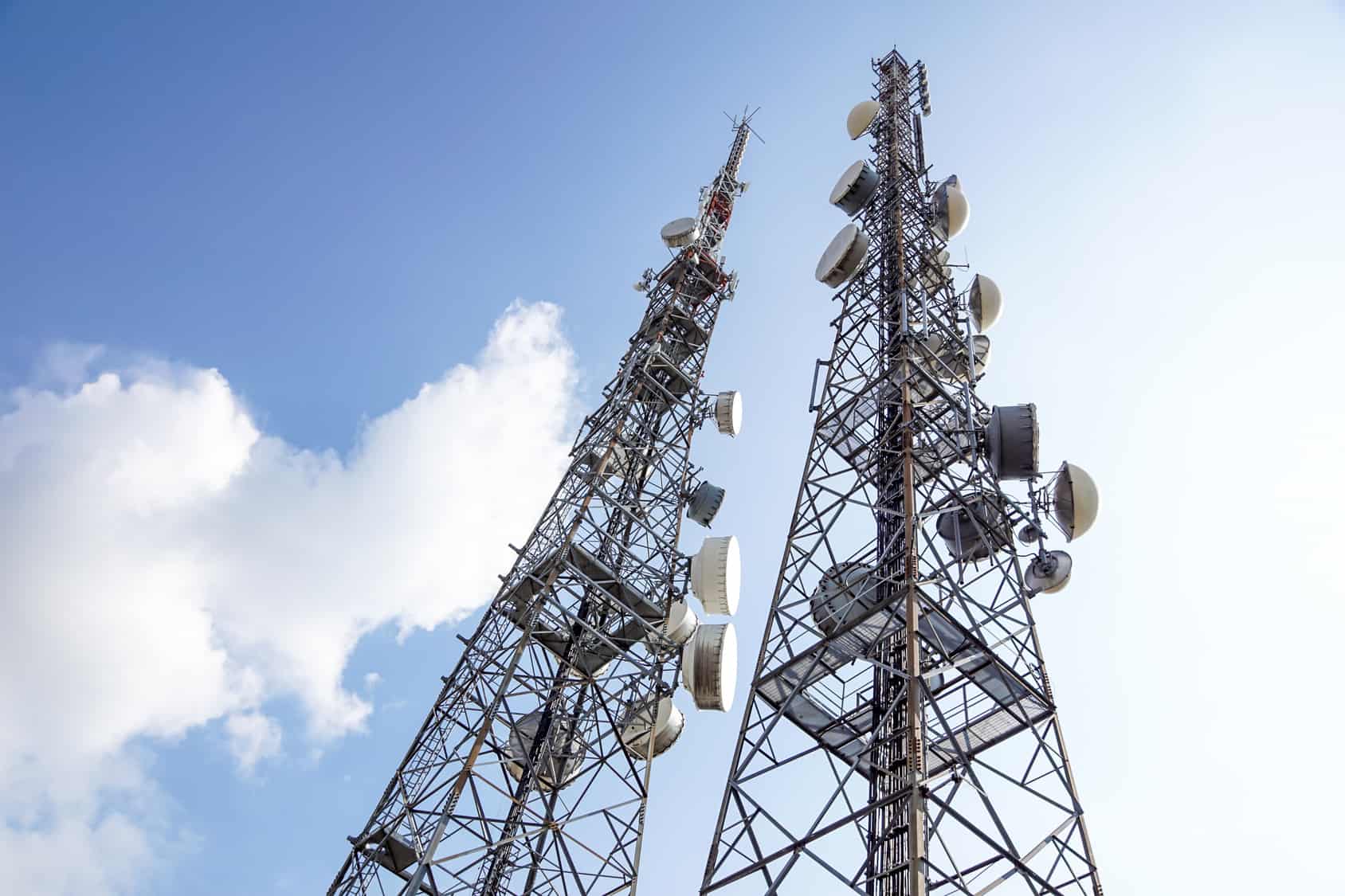 IDET desarrolla regularmente el Semáforo IDET en donde desarrolla la revisión de la implementación de medidas regulatorias y de política pública en materia de telecomunicaciones, derivadas de la Reforma Constitucional de 2013 y la publicación de la Ley Federal de Telecomunicaciones y Radiodifusión (LFTR) en 2014.