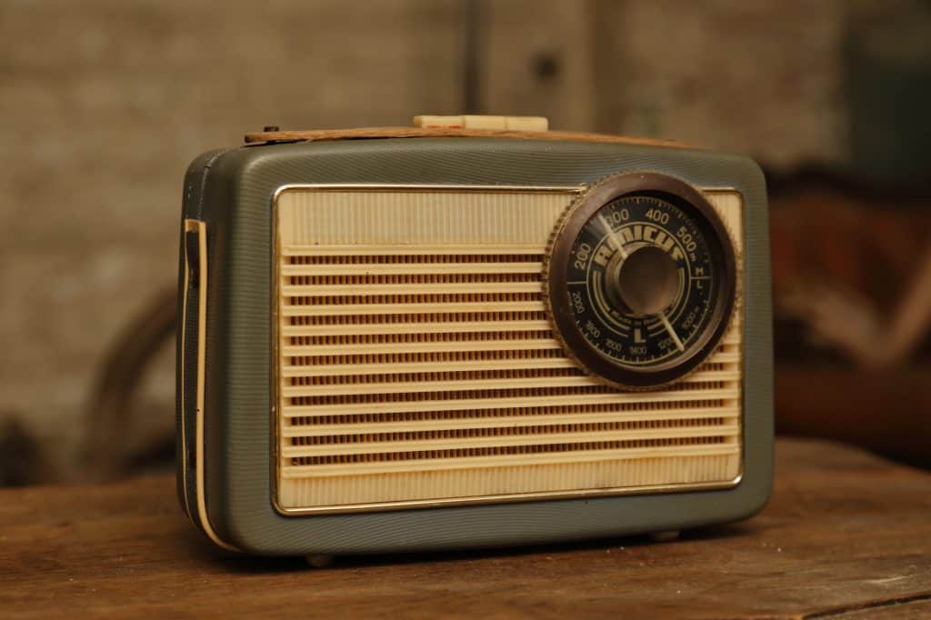 los radiodifusores de provincia y una asociación llamada Radio Independiente, ambos aﬁliados a la CIRT